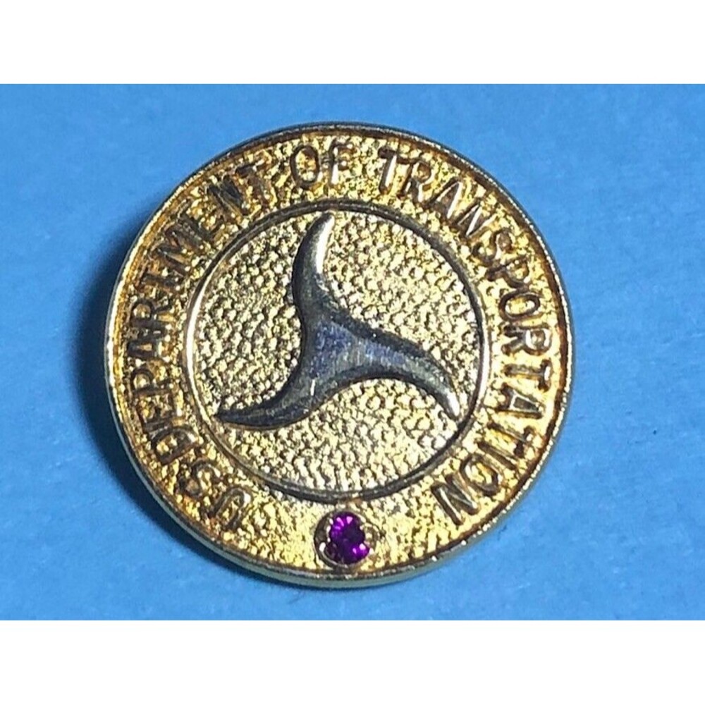 DEPARTMENT OF TRANSPORTATION DOT Service Pin,w/red stone,clasp back pin 10yr?
